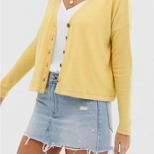 ABERCROMBIE NWOT XS light yellow button-up short cardigan